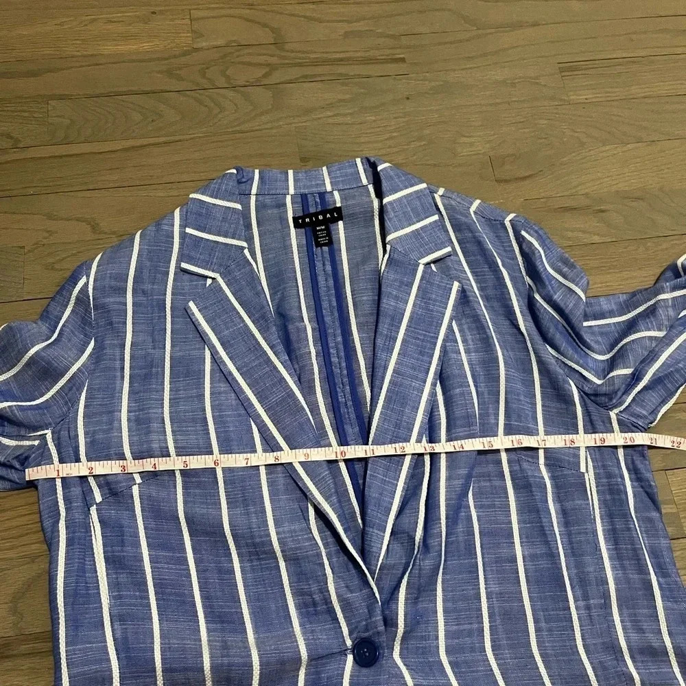 Tribal Women’s Pin Striped Light Weight Jacket. Medium. Excellent condition! - Picture 3 of 5